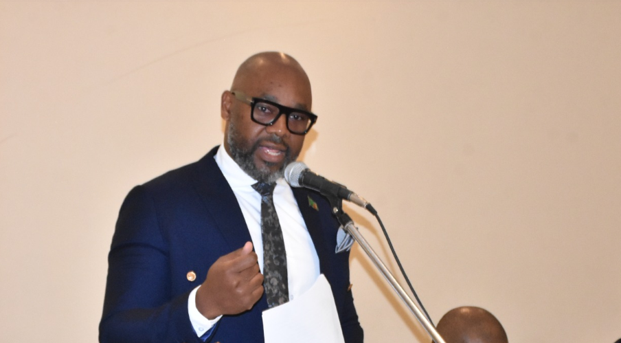 Read more about the article CIVIL SERVANTS ADVISED TO STAY LOYAL TO THE GOVT