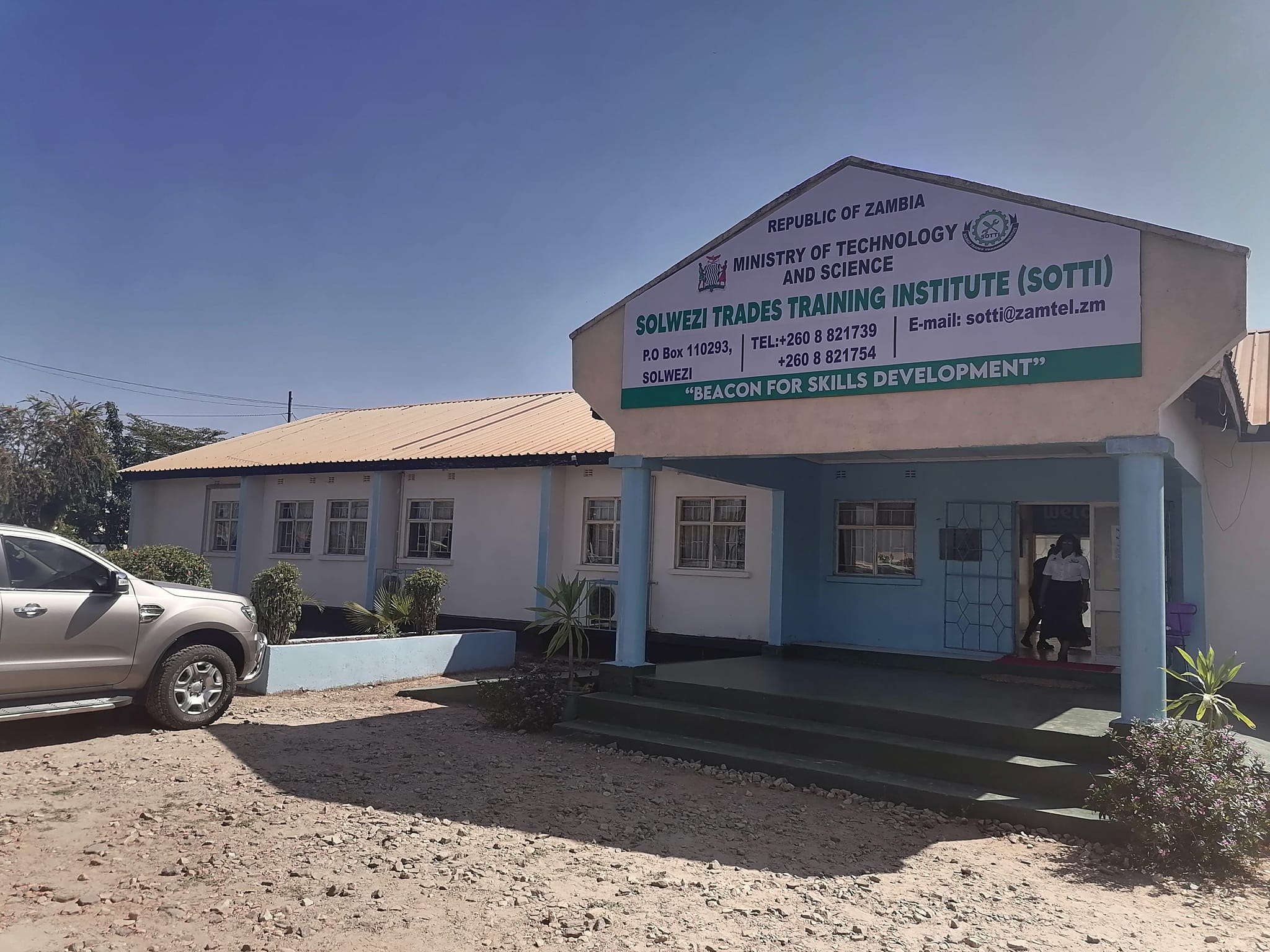 Read more about the article GOVERNMENT GRANTS 694 BURSARIES IN NORTH-WESTERN