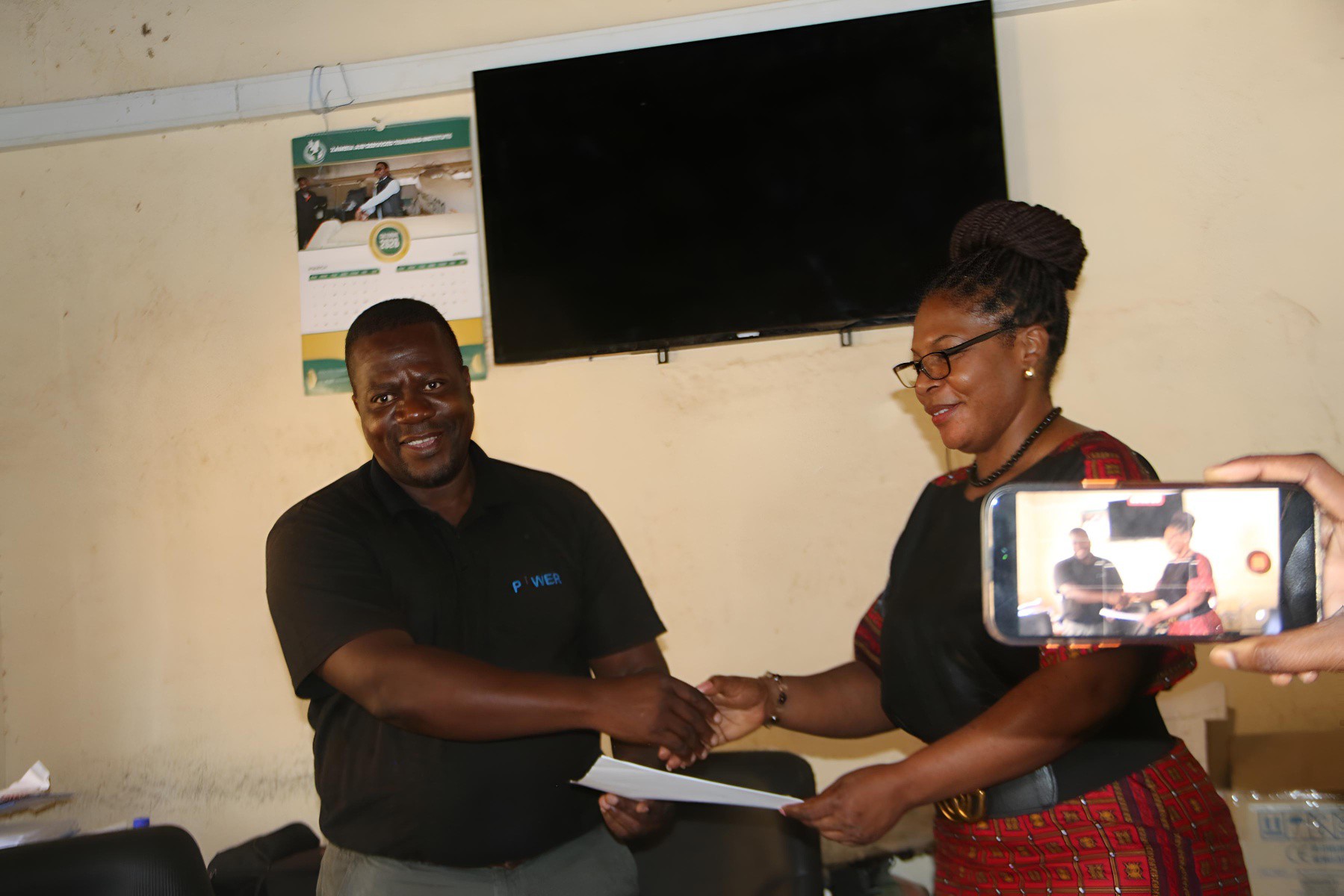 You are currently viewing SINDA GETS 13 MINI SOLAR GRIDS