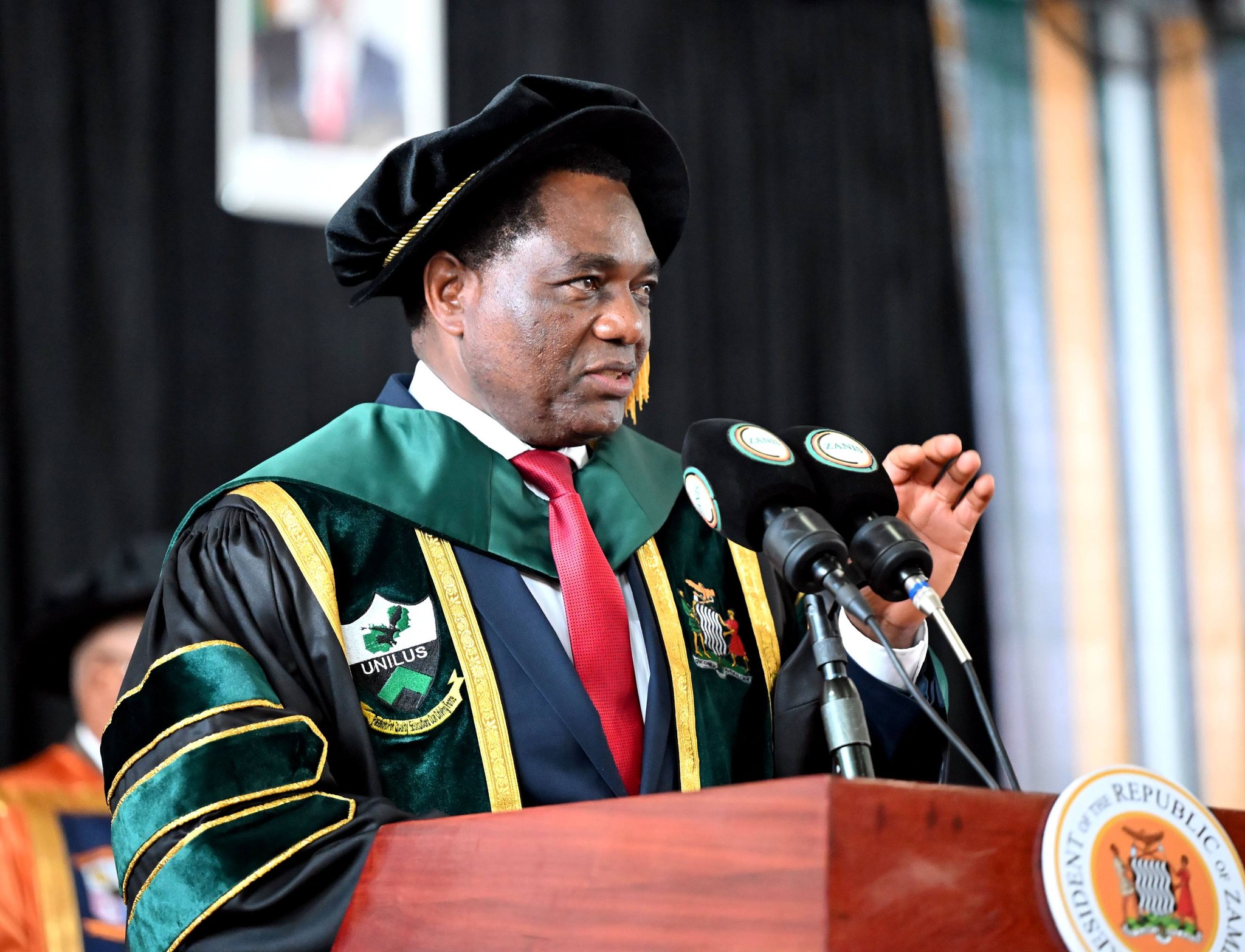 You are currently viewing PRESIDENT HICHILEMA URGES UNILUS TO PROMOTE ENTREPRENEURSHIP PROGRAMMES