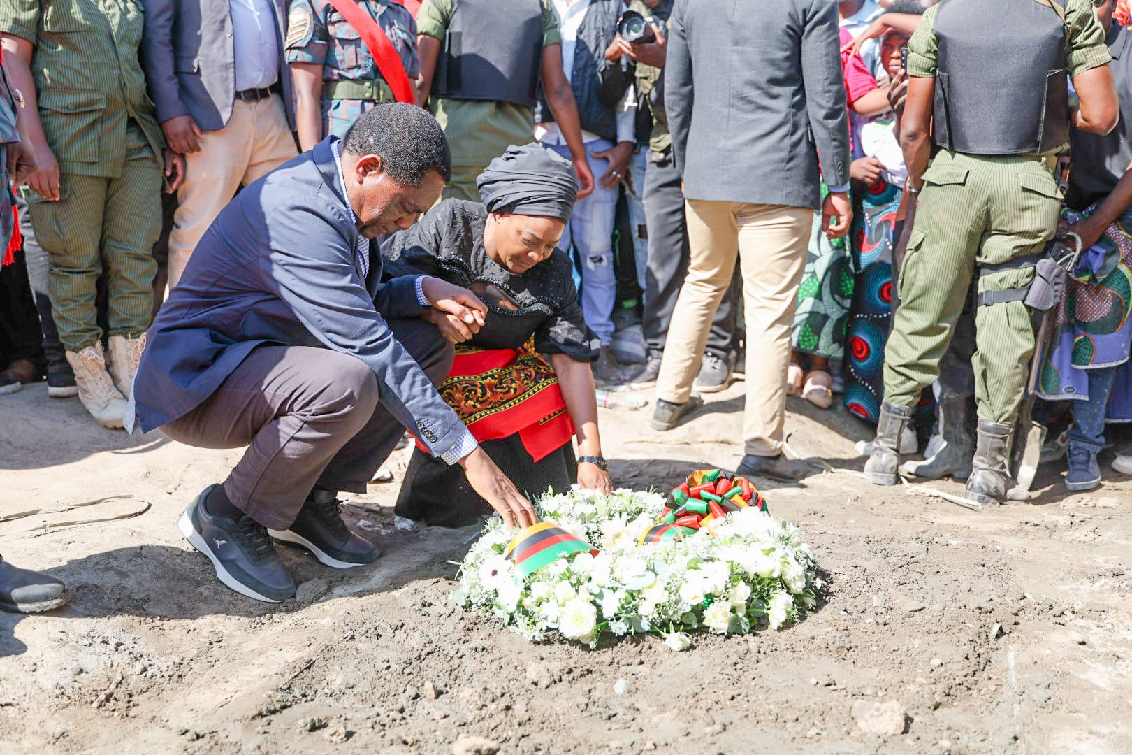 You are currently viewing PRESIDENT HICHILEMA MOURNS UNCLE, CALLS FOR ROAD SAFETY MEASURES IN MONZE